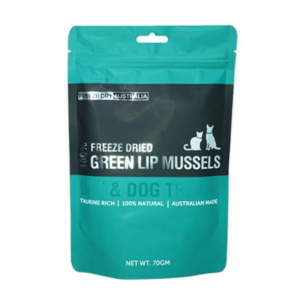 A packaging bag of Freeze Dried Green Lip Mussels for pets, featuring a vibrant teal color with black accents. The label highlights that the product is 100% natural, taurine-rich, and suitable for both cats and dogs, and weighs 70 grams.